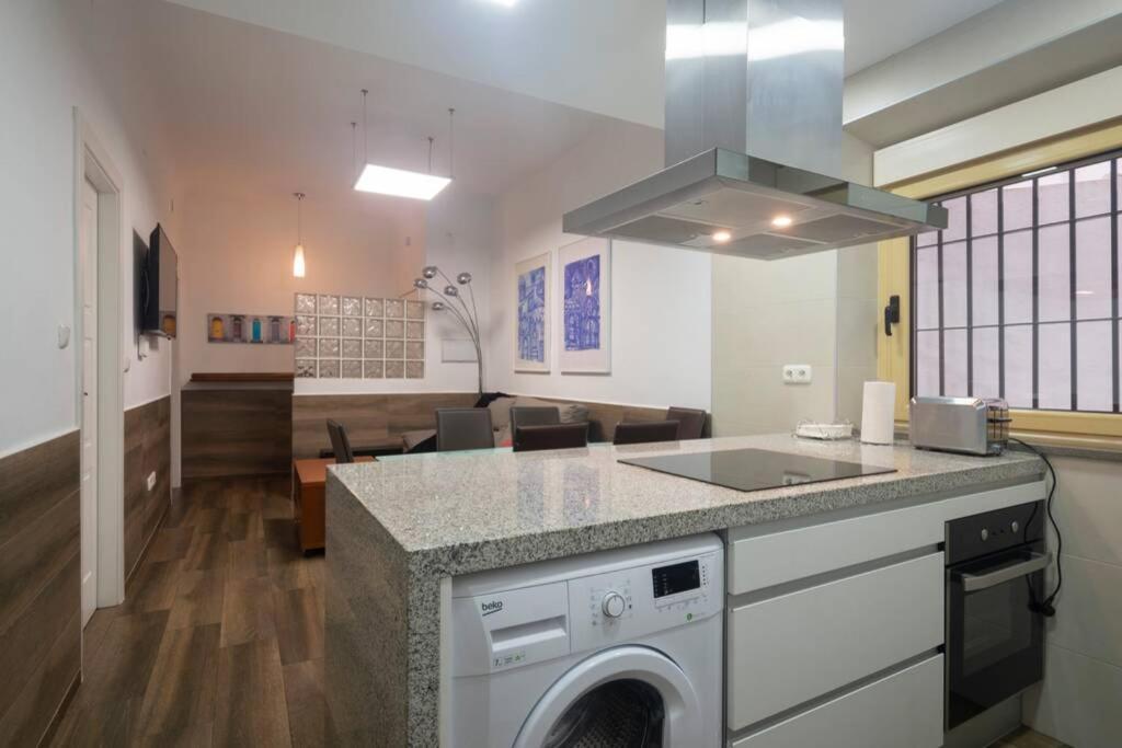גרנדה Fabuloso Piso Junto A Paseo De La Bomba מראה חיצוני תמונה